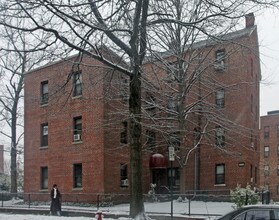 666-670 N Terrace Ave in Mount Vernon, NY - Foto de edificio - Building Photo