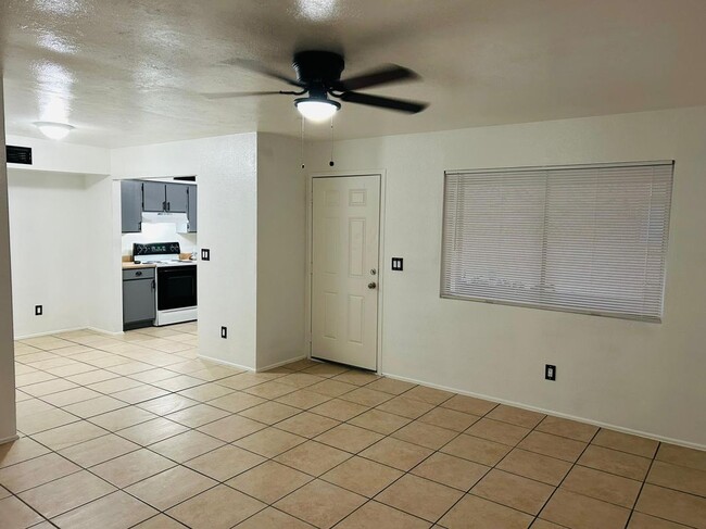 5735 S Morris Blvd in Tucson, AZ - Building Photo - Building Photo