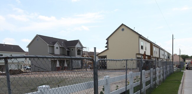 Parkway Ranch in Houston, TX - Building Photo - Building Photo