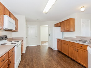 103 Red Wolf Ln in Red Oak, TX - Building Photo - Building Photo