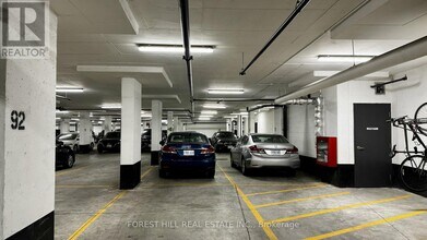 160 Flemington Rd in Toronto, ON - Building Photo - Building Photo