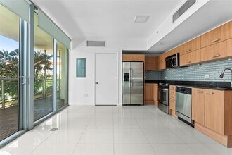 350 S Miami Ave, Unit 310 in Miami, FL - Building Photo - Building Photo