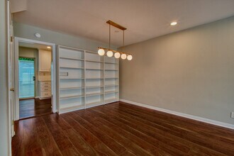 14101 Dickens St in Sherman Oaks, CA - Building Photo - Building Photo