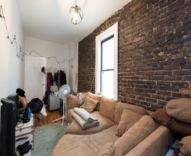 1819 Woodbine St in Ridgewood, NY - Building Photo - Interior Photo