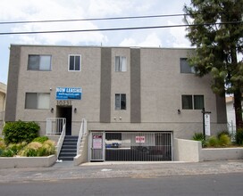 Pinewood-10231 in Tujunga, CA - Foto de edificio - Building Photo