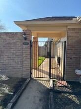 16003 Hidden Acres Dr in Houston, TX - Building Photo - Building Photo