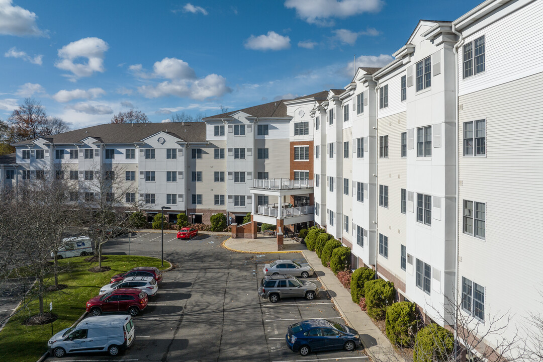 Sipporta Village Cooperative in Paramus, NJ - Building Photo