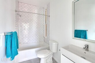 3209 Descanso Dr in Los Angeles, CA - Building Photo - Building Photo