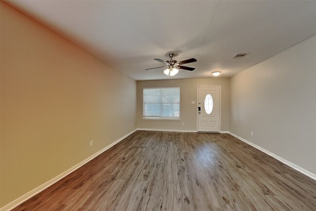 7906 Buffalo View Ln