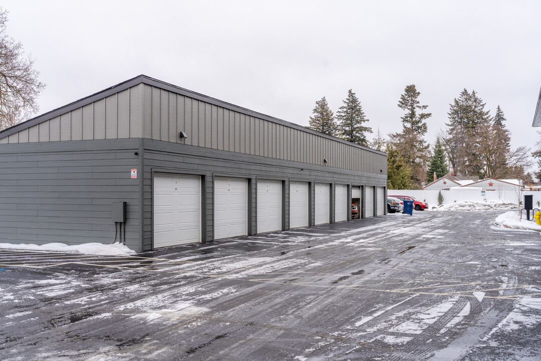 120 N Locust Rd in Spokane Valley, WA - Building Photo