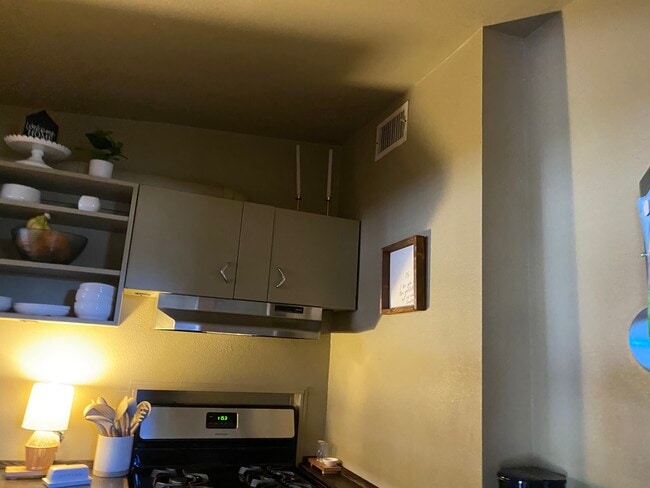 216 Emporia Blvd in San Antonio, TX - Foto de edificio - Building Photo