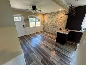 28 Sheridan Dr in Shirley, NY - Building Photo - Building Photo