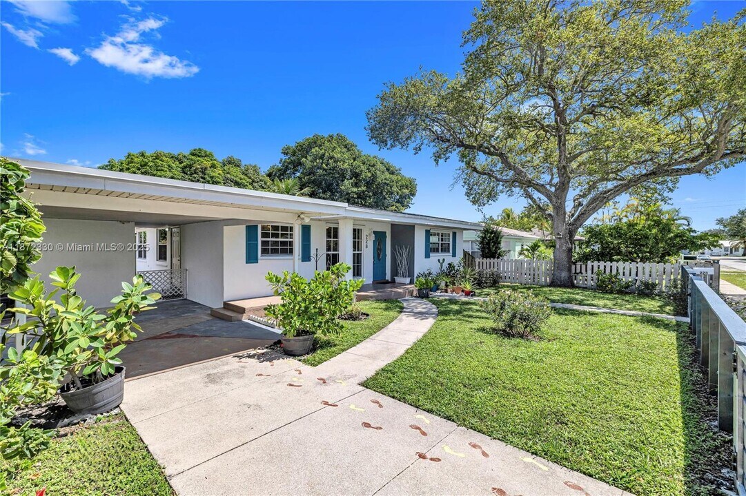 228 SW 3rd Terrace in Dania Beach, FL - Building Photo