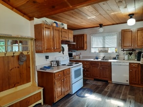 293 Sumac Ln in Bellaire, MI - Building Photo - Building Photo