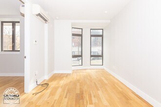 69 Ten Eyck St, Unit 3B in Brooklyn, NY - Building Photo - Building Photo