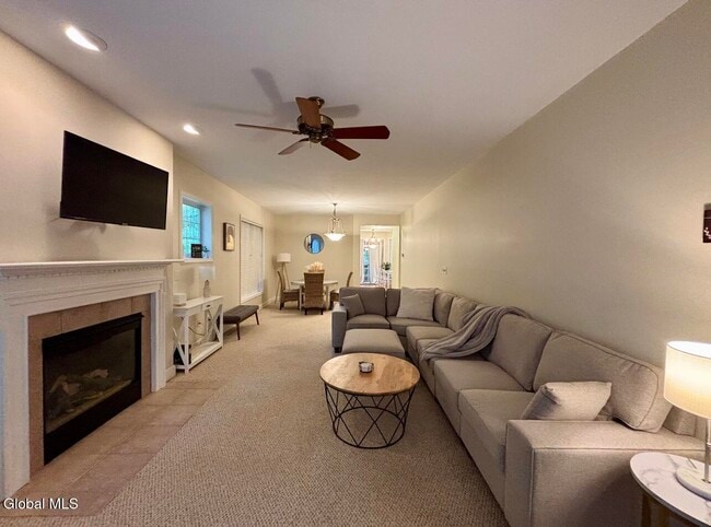 14 Dyer Switch Rd in Saratoga Springs, NY - Building Photo - Building Photo