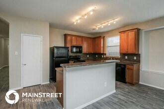 533 Crown Oaks Dr in Fort Worth, TX - Building Photo - Building Photo