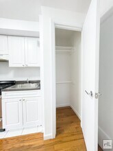 E 61 St/Lenox Hill bordering Sutton Place in New York, NY - Building Photo - Building Photo