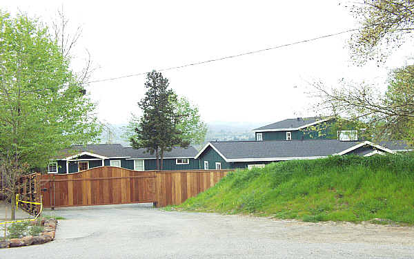 Bella Campo in Sebastopol, CA - Foto de edificio