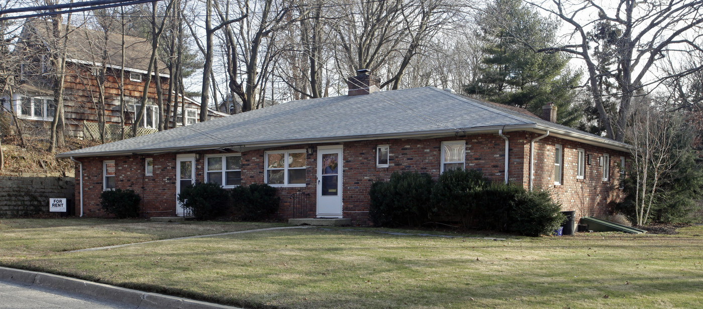 414-416 Main St in Northport, NY - Building Photo