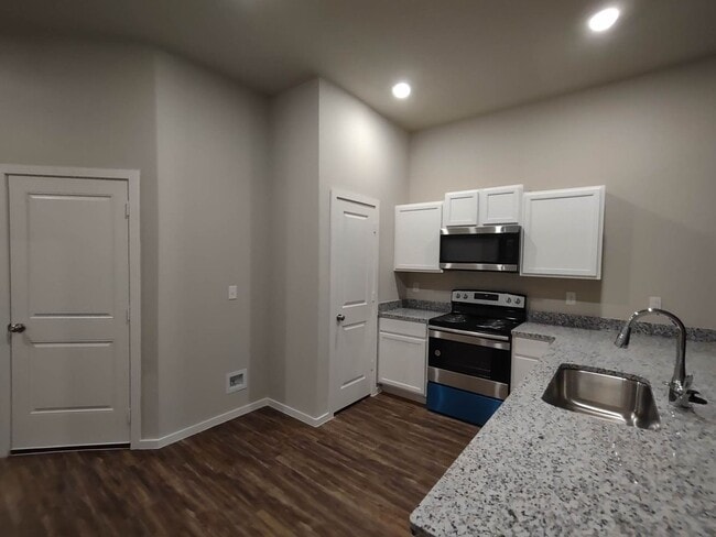 2121 N Jayton Ave in Lubbock, TX - Building Photo - Building Photo