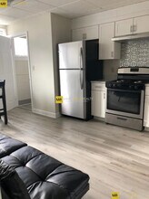 77 Lyman Ave, Unit 2 in Medford, MA - Foto de edificio - Building Photo