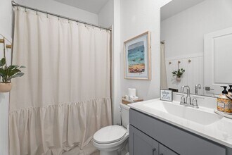 5892 SE Sky Blue Cir in Stuart, FL - Building Photo - Building Photo