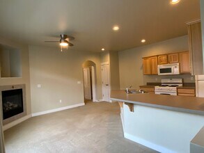 1042 NE Rambling Ln in Bend, OR - Building Photo - Building Photo