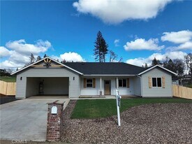 5980 Crestmoor Dr in Paradise, CA - Building Photo
