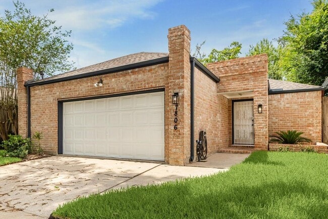 property at 7806 Rollingbrook Dr