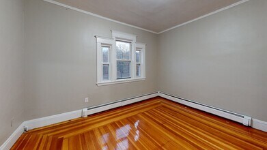 1011 Washington St in Newton, MA - Foto de edificio - Building Photo