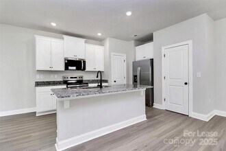 7019 Jerimoth Dr in Charlotte, NC - Building Photo - Building Photo