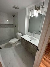 2918 NE 8th Terrace in Wilton Manors, FL - Foto de edificio - Building Photo