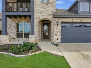 624 Pawprint Holw in Godley, TX - Building Photo - Building Photo