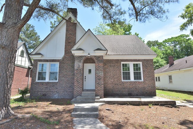 property at 523 N Daughtry St