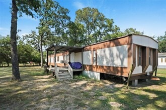 818 7th St in Somerville, TX - Building Photo - Building Photo