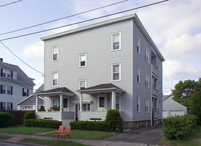 32 Highland Ave in Chicopee, MA - Building Photo