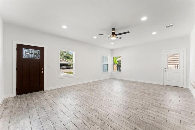 614 Mayford St-Unit -A in Houston, TX - Building Photo - Building Photo
