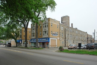 5957 W Madison St in Chicago, IL - Building Photo - Building Photo