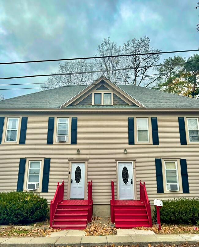 property at 9 Hill Pl