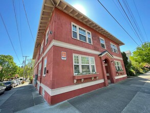 Ankeny Apartments by Star Metro in Portland, OR - Building Photo - Building Photo