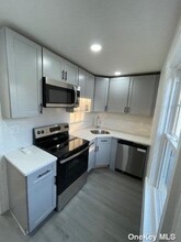 34 Watts Pl in Lynbrook, NY - Building Photo - Building Photo