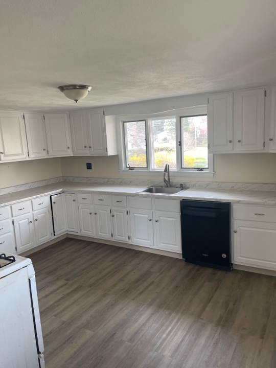 4 Old Nahant Rd in Wakefield, MA - Building Photo