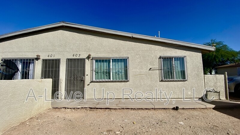 403 E Thoroughbred St in Tucson, AZ - Building Photo