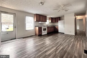 410 Melvin Ave in Grasonville, MD - Building Photo