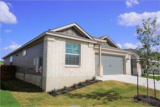 330 Rioja in Kyle, TX - Building Photo - Building Photo