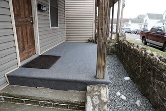 207 W Church St in Nanticoke, PA - Building Photo - Building Photo