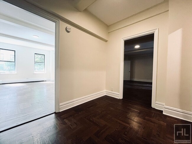 WEST 79 STREET in New York, NY - Foto de edificio - Building Photo