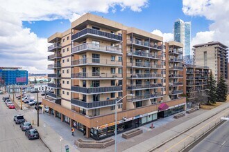 The Ravenwood in Calgary, AB - Building Photo - Building Photo