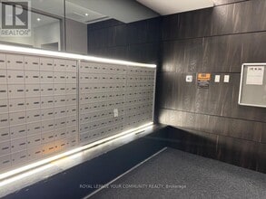 398 Hwy 7 in Richmond Hill, ON - Building Photo - Building Photo